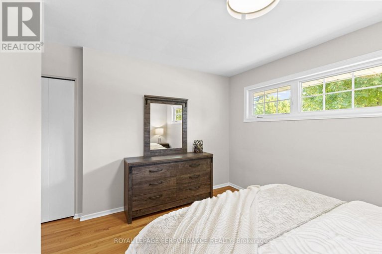 28772840/705-pleasant-park-road/elmvale-acres/ottawa/ontario/K1G1Y3_14