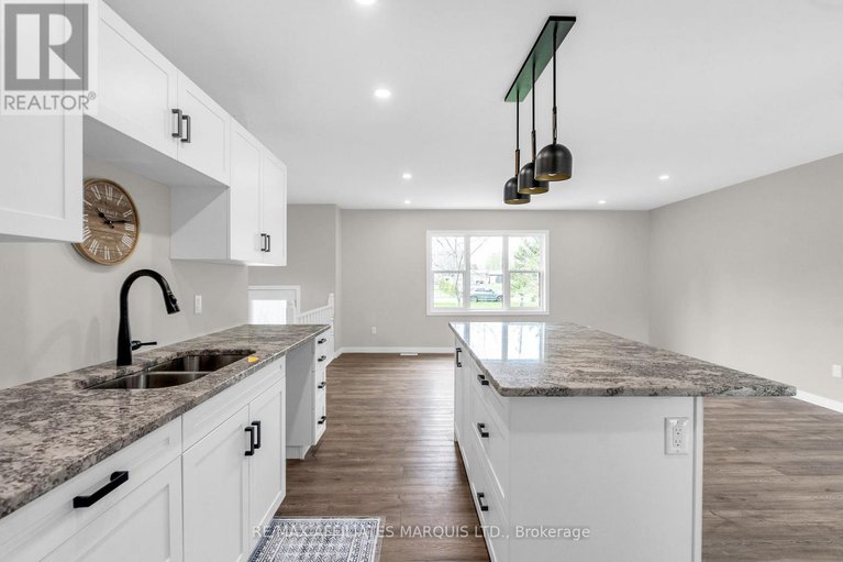 28328340/18222-patrick-street/south-glengarry-charlottenburgh-twp/south-glengarry/ontario/K0C2J0_17