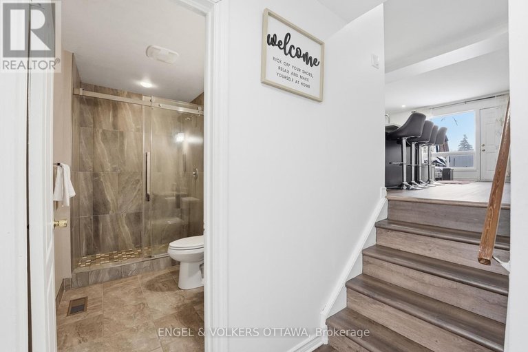 29615364/34-alison-korn-private/bells-corners/ottawa/ontario/K2H8M6_3