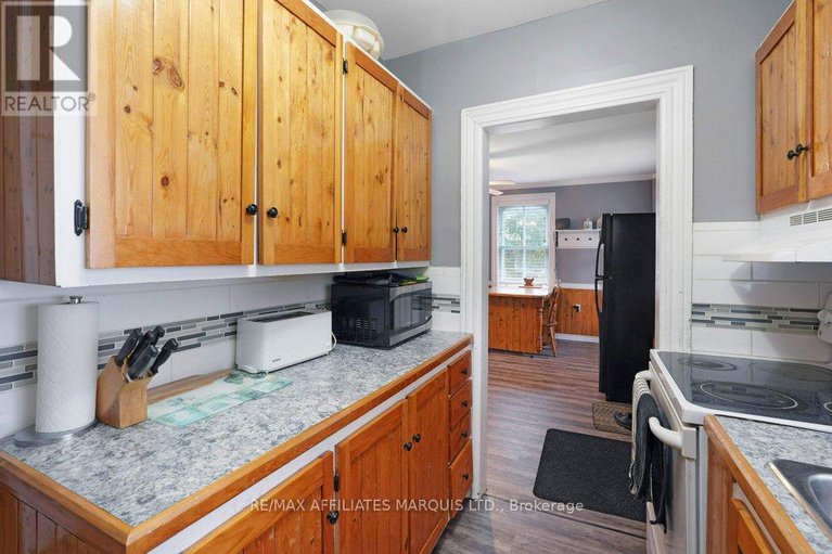 29017796/27-marlborough-street/maxville/north-glengarry/ontario/K0C1T0_20