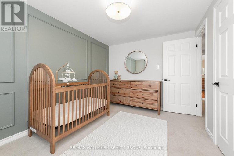 29349068/70-melanie-crescent/glencairnhazeldean/ottawa/ontario/K2L2J8_32