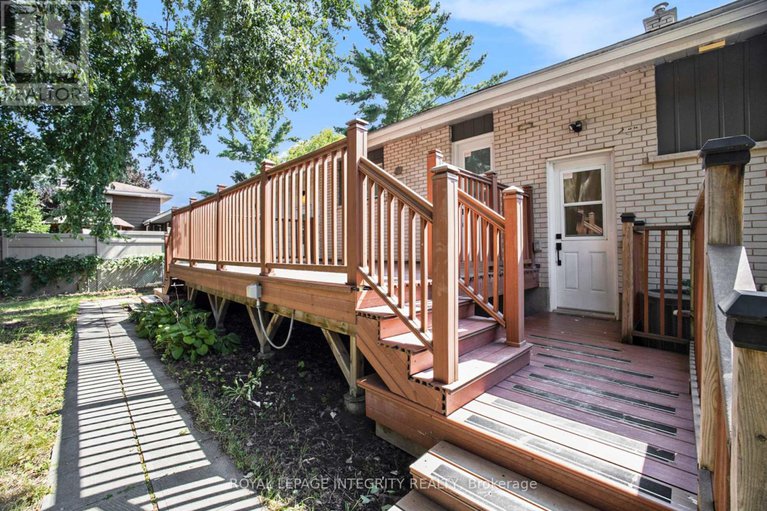 28901949/33-majestic-drive/manordale/ottawa/ontario/K2G1C6_17