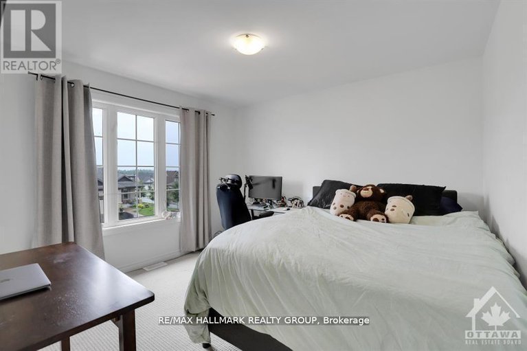 28433089/4527-kelly-farm-drive/blossom-parkkemp-parkfindlay-creek/ottawa/ontario/K1X0E7_20