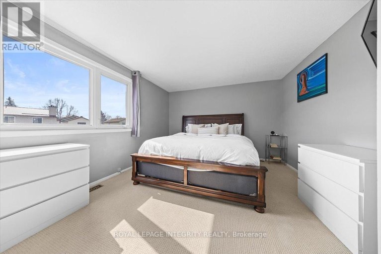 29629898/c-1771-lamoureux-drive/queenswood-heights-south/ottawa/ontario/K1E2N5_18