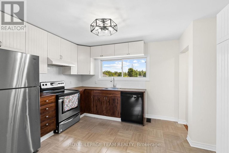 28520318/1523-drummond-con-6b-road/drummond-n-elmsley-drummond-twp/drummondnorth-elmsley/ontario/K7H3C8_16