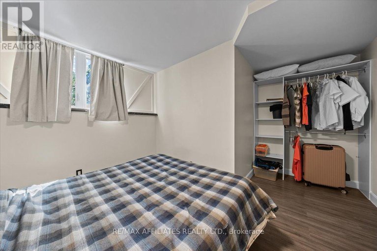 28895035/a-6643-bilberry-drive/convent-glen-north/ottawa/ontario/K1C4N5_19