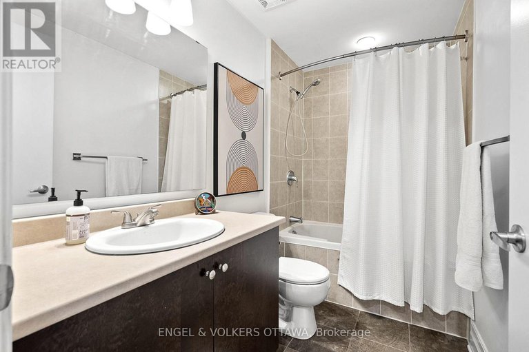 28281502/107-950-marguerite-avenue/overbrook/ottawa/ontario/K1K3T8_21