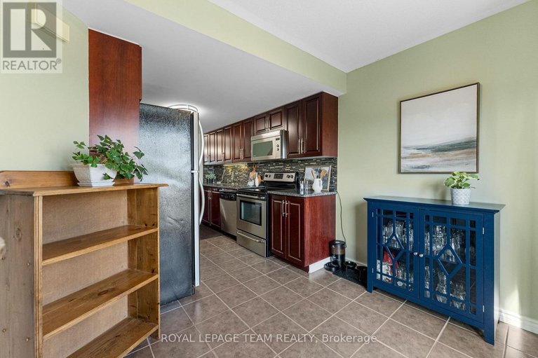 28977056/368-crownridge-drive/emerald-meadowstrailwest/ottawa/ontario/K2M3A4_16