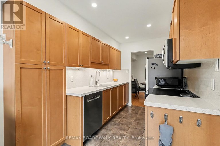 29619269/295-meilleur-private/vanier/ottawa/ontario/K1L0A2_15