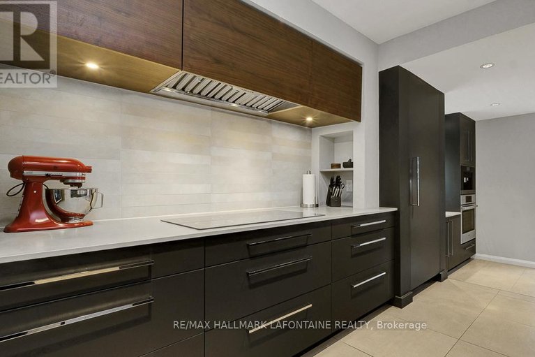 29593961/1288-turner-crescent/bilberry-creekqueenswood-heights/ottawa/ontario/K1E2Y4_12