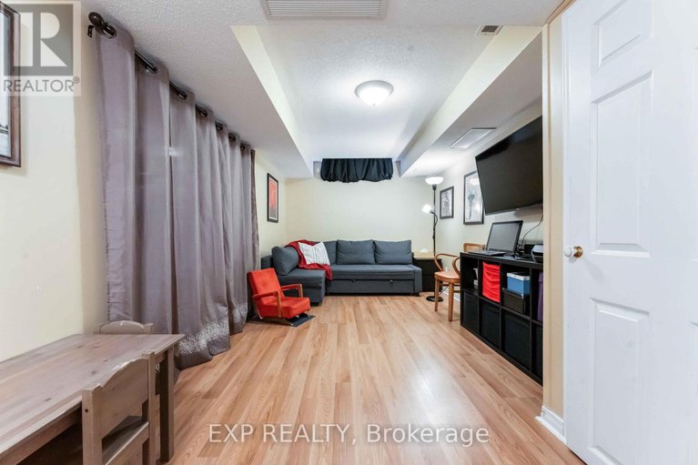 29383913/5-mullcraft-crescent/longfields/ottawa/ontario/K2J4P8_18