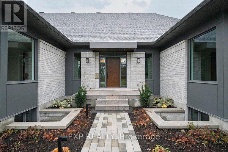 29335389/26-clovelly-road-w/rothwell-heights/ottawa/ontario/K1J6M2_3