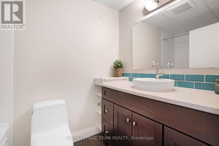 28500680/203-300-powell-avenue/west-centre-town/ottawa/ontario/K1S5T3_23