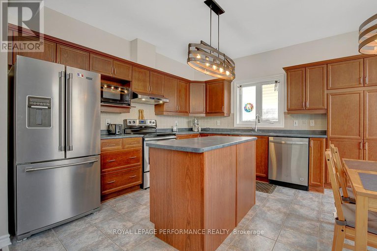 29343896/1019-valin-street/fallingbrookgardenway-south/ottawa/ontario/K4A4X8_14