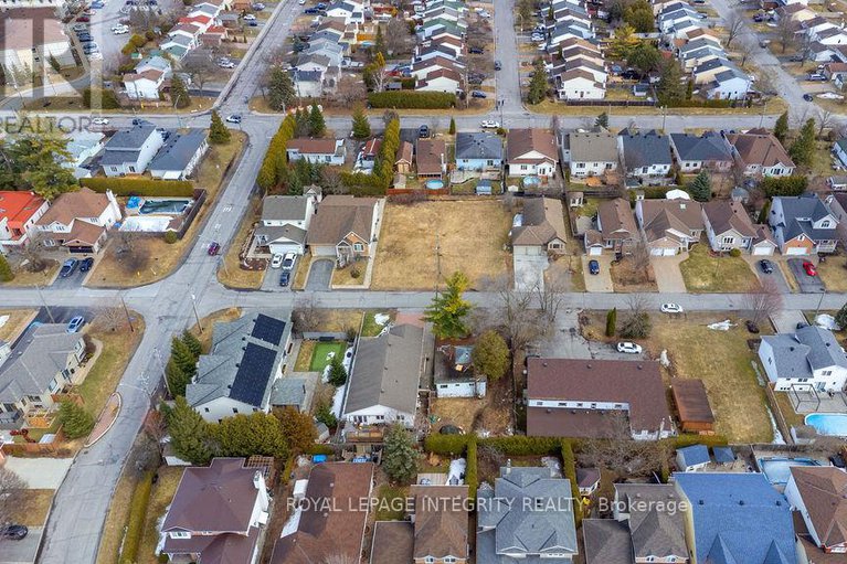 29023134/924-beauchamp-avenue/hiawatha-parkconvent-glen/ottawa/ontario/K1C3A8_8