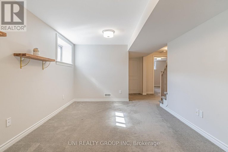 28692572/247-maygrass-way/remainder-of-stittsville-area/ottawa/ontario/K2S2K9_37