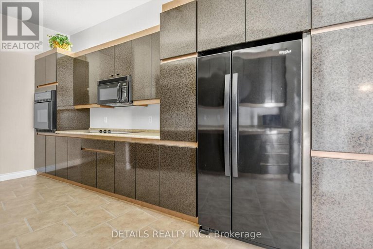 29023437/7-eagle-chase-court/cedargrovefraserdale/ottawa/ontario/K2J3N5_15