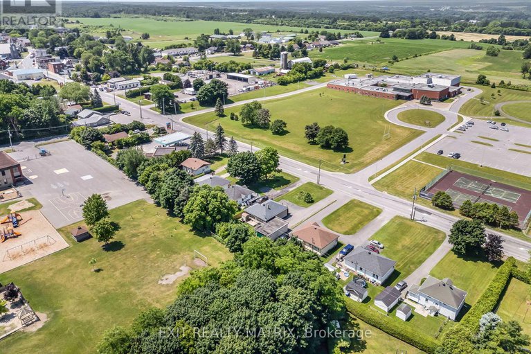 28545282/5795-highway-34-road/vankleek-hill/champlain/ontario/K0B1A0_32