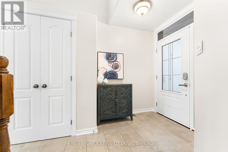28911455/22-friendly-crescent/stittsville-south/ottawa/ontario/K2S2B6_4