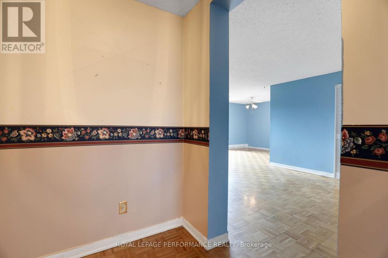 28970576/113-1465-baseline-road/copeland-park/ottawa/ontario/K2C3L9_8