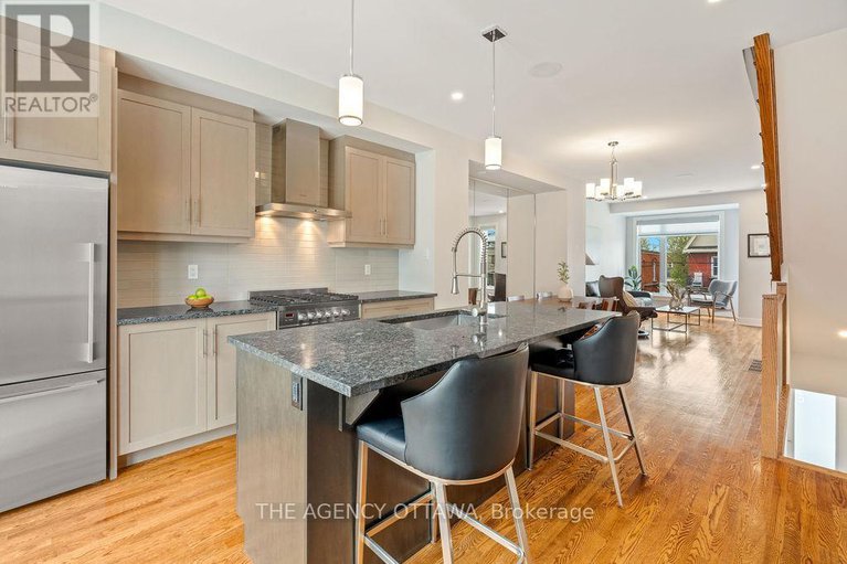28535462/353c-booth-street/west-centre-town/ottawa/ontario/K1R7K1_5