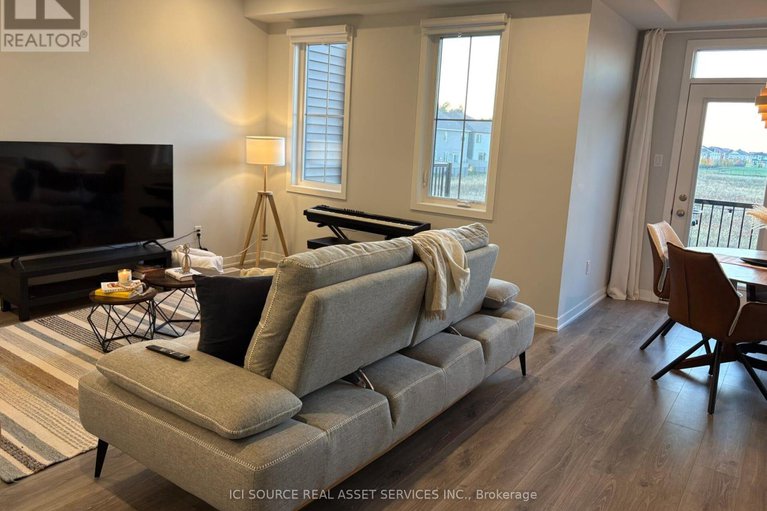 29263044/617-quilter-row/goulbourn-twp-from-franktown-rdsouth-to-rideau/ottawa/ontario/K0A2Z0_7