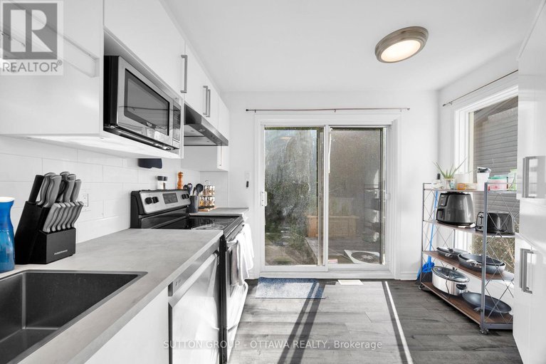28912115/313-stoneway-drive/barrhaven-east/ottawa/ontario/K2G6E7_12