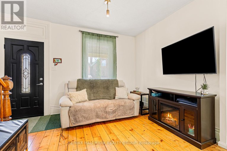 28642748/16-halliday-street/brockville/brockville/ontario/K6V3N9_7