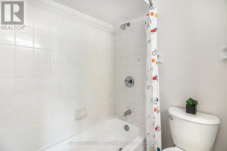 29237037/314-270-brittany-drive/viscount-alexander-park/ottawa/ontario/K1K4M3_15