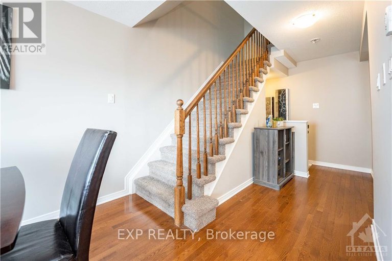 29086343/504-barholm-private/mer-bleuebradley-estatesanderson-park/ottawa/ontario/K4B1H9_14