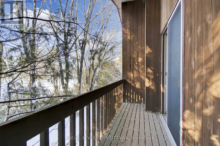 29262482/5361-hilltop-drive/manotick-long-island-nicholls-island/ottawa/ontario/K4M1G4_31