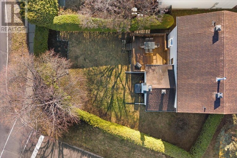 29633977/6241-st-albans-court/convent-glen-north/ottawa/ontario/K1C3C5_41