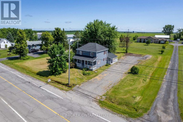 28575090/3449-sarsfield-road/cumberland-west/ottawa/ontario/K0A3E0_35