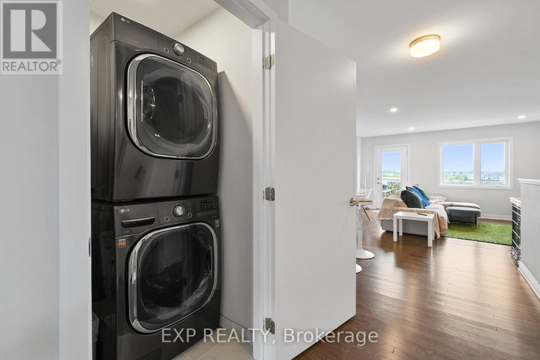 28611838/6323-perth-street/btwn-franktown-rd-fallowfield-rd/ottawa/ontario/K0A2Z0_41