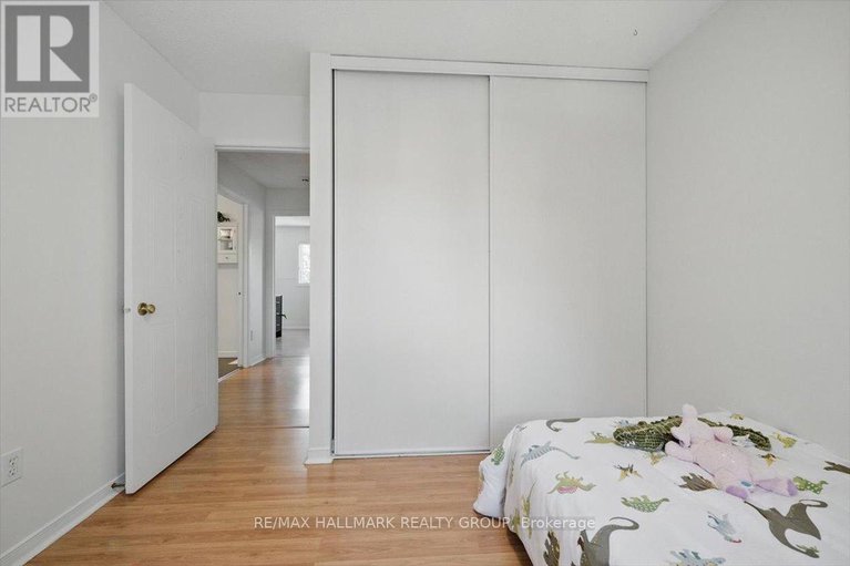 28376858/2083-sacramento-drive/fallingbrookgardenway-south/ottawa/ontario/K4A3L2_22