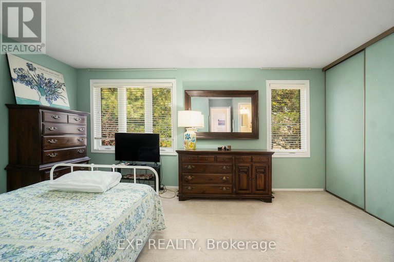 28907579/15-710-coronation-avenue/riverview-park/ottawa/ontario/K1G4G7_17