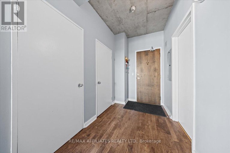 28155411/201-180-york-street/lower-townbyward-market/ottawa/ontario/K1N1J6_21