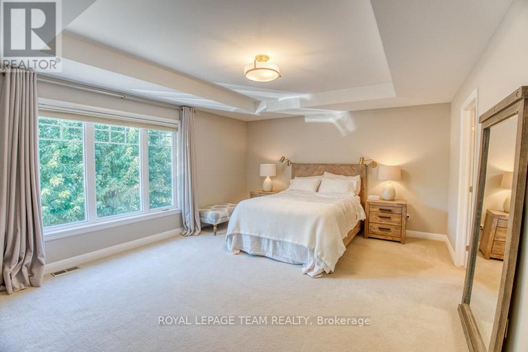 28955797/107-kitsilano-court/bruce-farmgraham-parkqualicumbellands/ottawa/ontario/K2H0B5_14