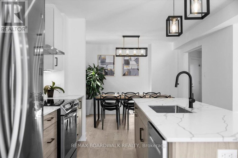 29481877/1535-kamouraska-circle/chateauneuf/ottawa/ontario/K1C3J1_17