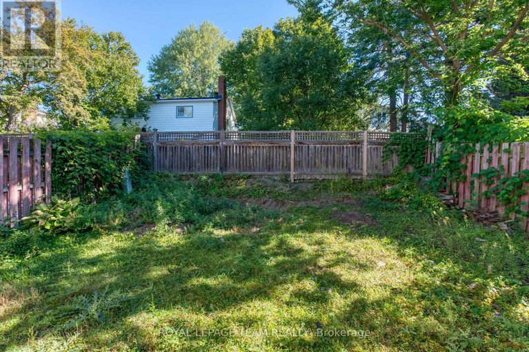 28847948/21-equestrian-drive/bridlewood/ottawa/ontario/K2M1B8_37