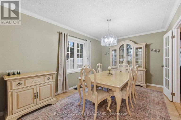 29629632/605-rowanwood-avenue/mckellarhighland/ottawa/ontario/K2A3E3_18