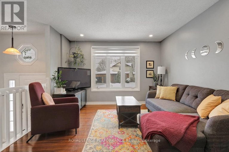 29180735/552-loucks-drive/village-of-russell/russell/ontario/K4R1B6_4