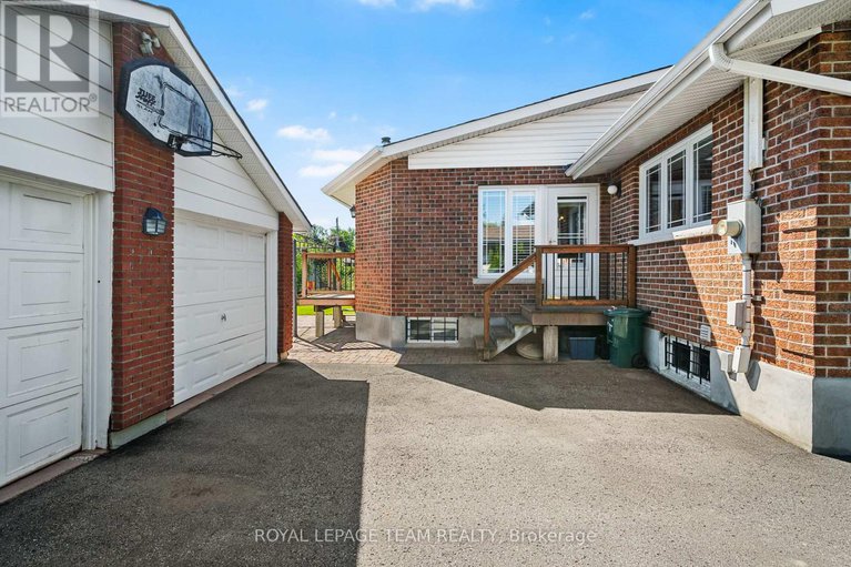 28939974/3-millbrook-crescent/city-viewskylinefisher-heightsparkwood-hills/ottawa/ontario/K2E5B6_48