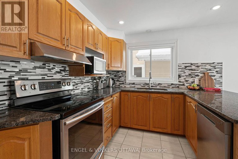 29200940/2060-gardenway-drive/fallingbrookgardenway-south/ottawa/ontario/K4A3B7_8