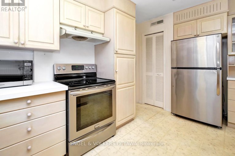 28544355/968-sadler-crescent/whitehaven/ottawa/ontario/K2B5H7_18