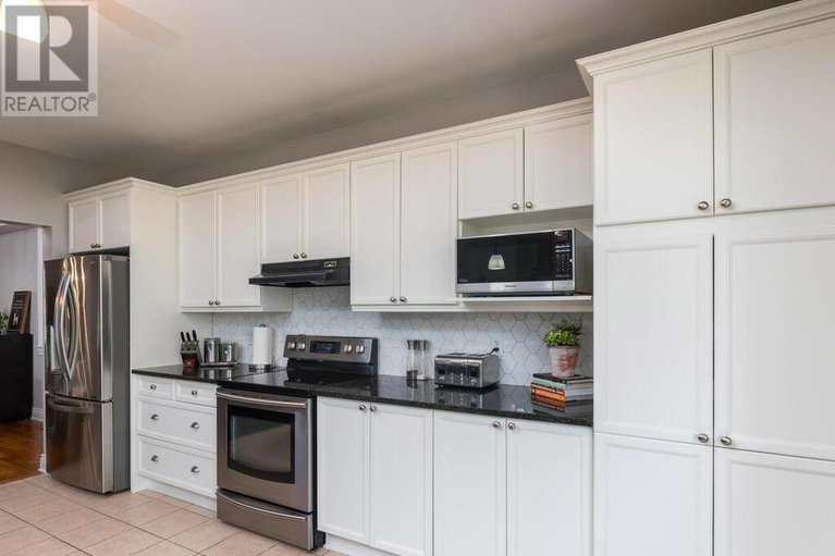 28652325/59-friendly-crescent/stittsville-south/ottawa/ontario/K2S2B6_8