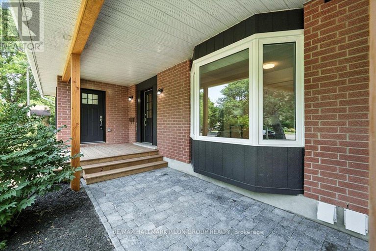 28647832/126-hawk-crescent/hunt-clubwestern-community/ottawa/ontario/K1V9G7_2