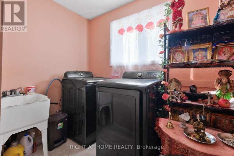 28221078/6104-vineyard-drive/convent-glen/ottawa/ontario/K1C2K2_19