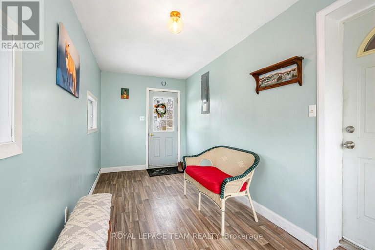 29158073/11509-queen-street/north-dundas-mountain-twp/north-dundas/ontario/K0E1J0_3