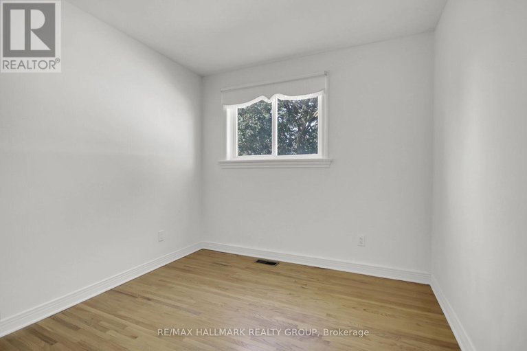 28570009/2286-elmira-drive/parkway-park/ottawa/ontario/K2C1H4_25
